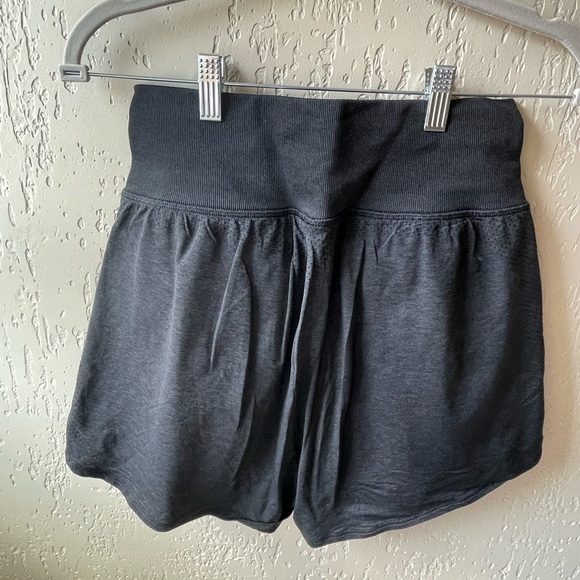 Gymshark Layered Shorts - Picture 2 of 4